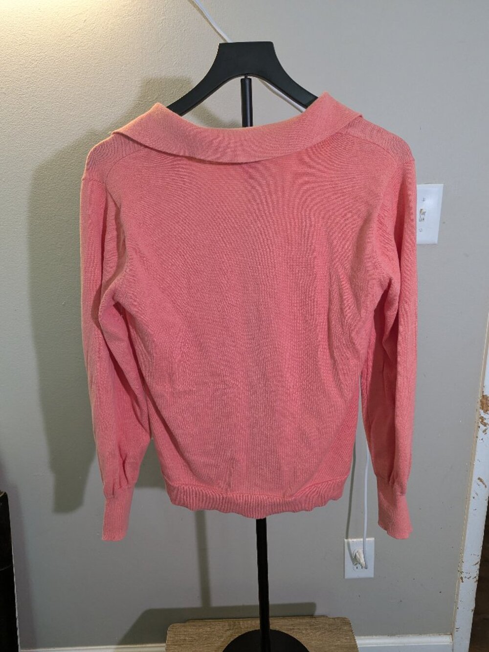 Vince Camuto Salmon Colored V Neck Collared Long Sleeve Sweater - Picture 2 of 4